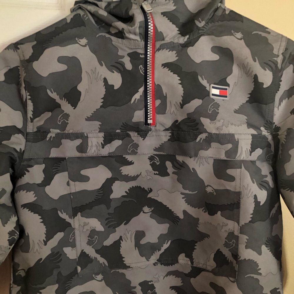 Boys Tommy Hilfiger hooded windbreaker jacket. 8